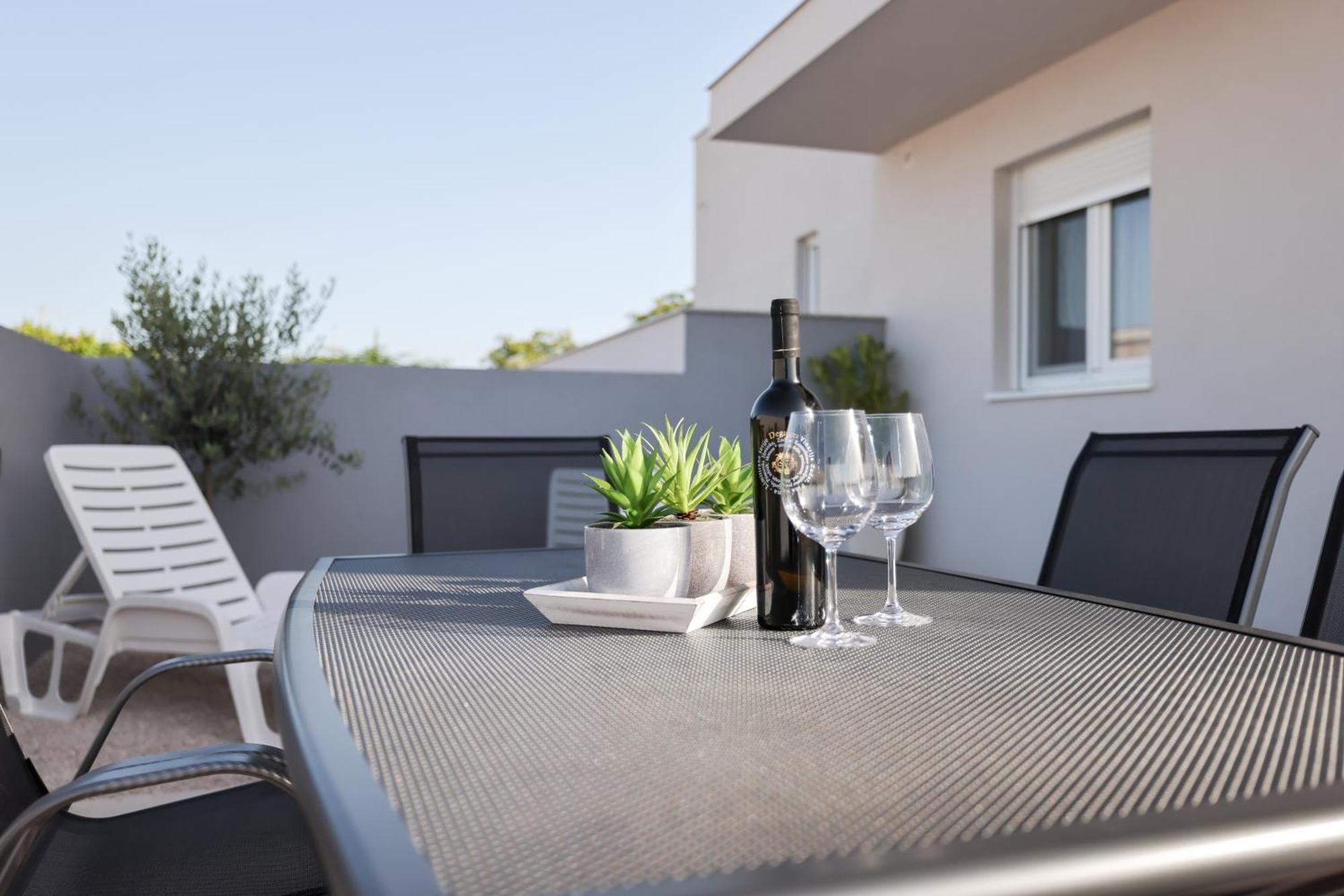 Duo Soles - Apartments With Private Parking Near Zadar Murvica  ภายนอก รูปภาพ