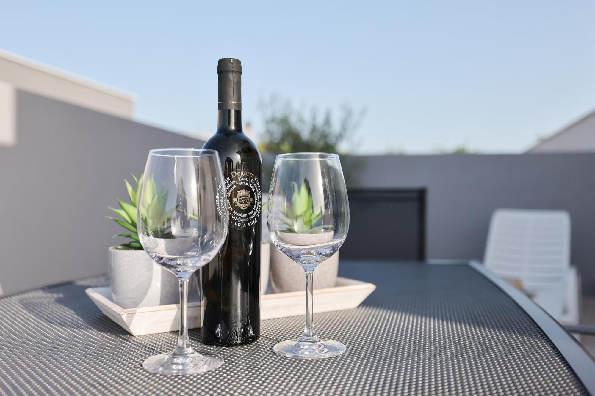 Duo Soles - Apartments With Private Parking Near Zadar Murvica  ภายนอก รูปภาพ