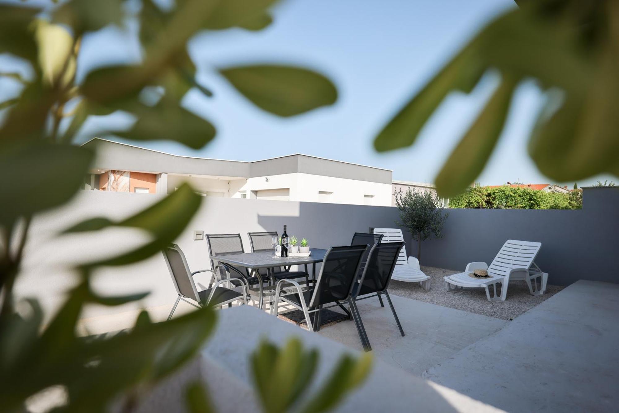 Duo Soles - Apartments With Private Parking Near Zadar Murvica  ภายนอก รูปภาพ